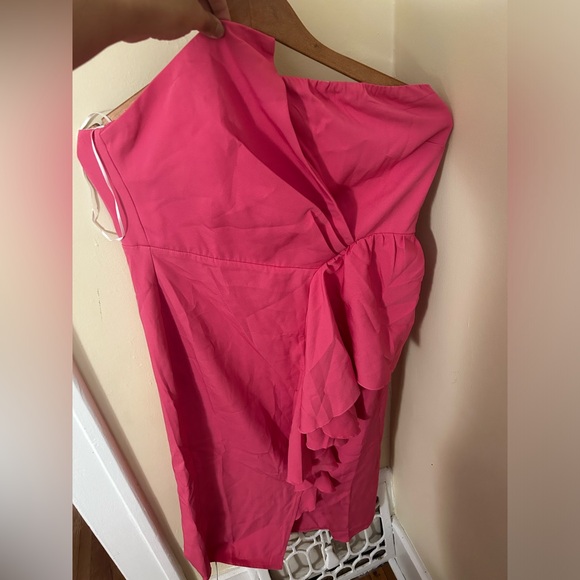 Medium size dresses - Picture 3 of 8